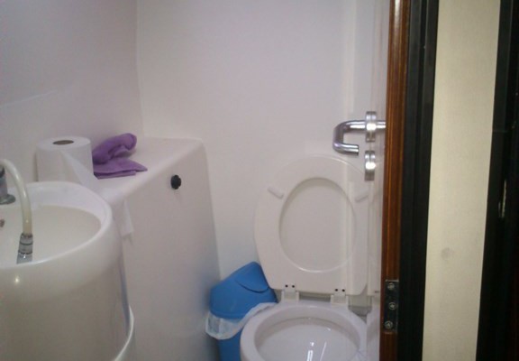 bathroom-nk-cropped-576-768-576x400